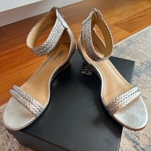 Badgley Mishka sandals super comfy silver 9.5 size